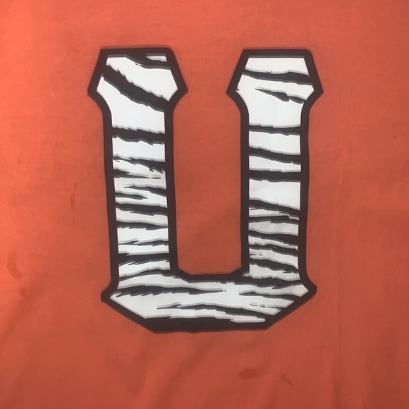 Undefeated T-shirt - Picture 2 of 10